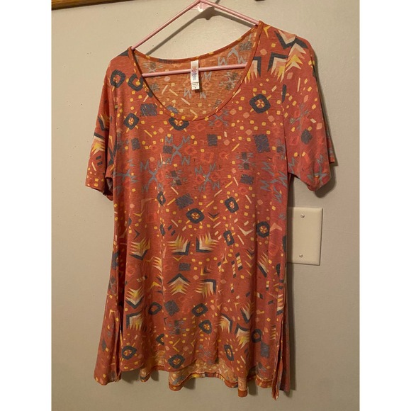 Lularoe PerfectT GUC size medium Faded Red - Picture 1 of 5